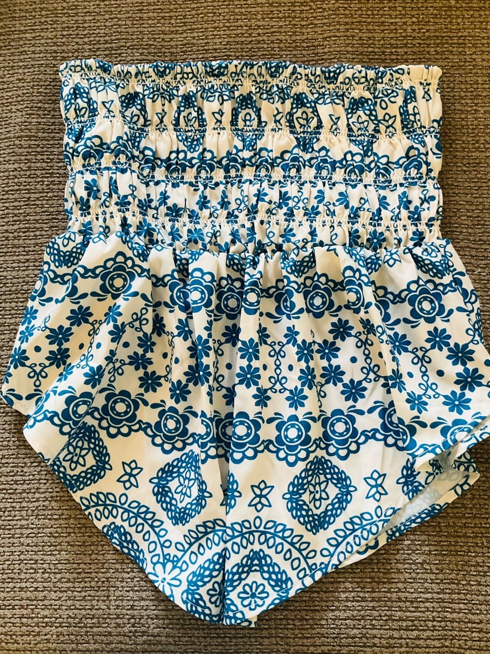 🌼4/$10🌼 NWOT Blue & White Floral Smocked Sleeveless Tube Top Blouse Cottagecore